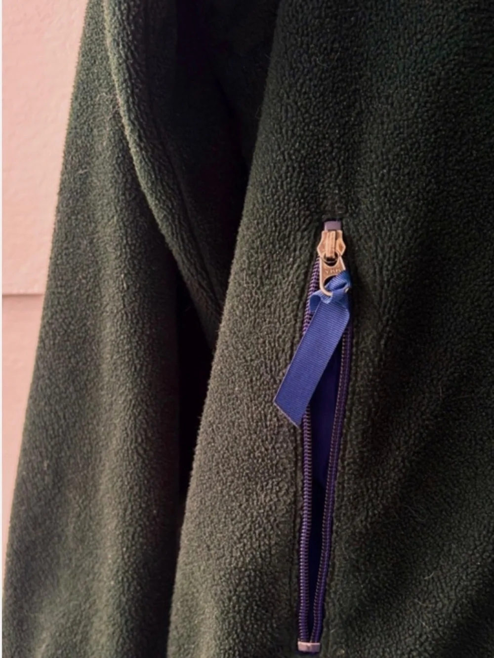 Patagonia Men's Navy and Blue Jacket